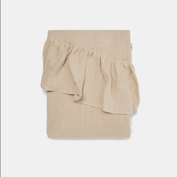 NWT Zara Cream Ruffled Cotton Scarf Sarong Wrap - Picture 5 of 7